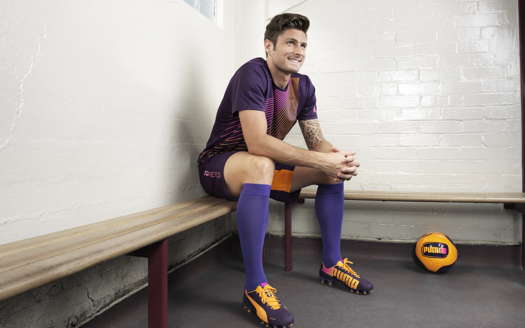 当三笘薰在波士顿花园接管比赛，克罗地亚正在尼斯的海风中点球过关