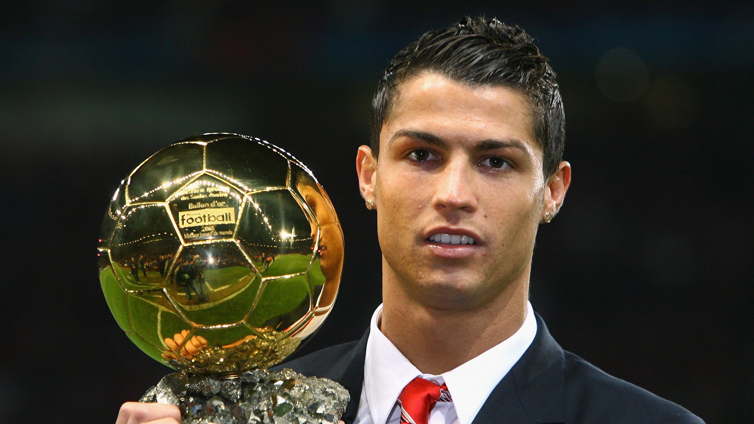 F1街道赛焦点战，当引擎轰鸣遭遇哥斯达黎加淘汰巴黎的奇迹