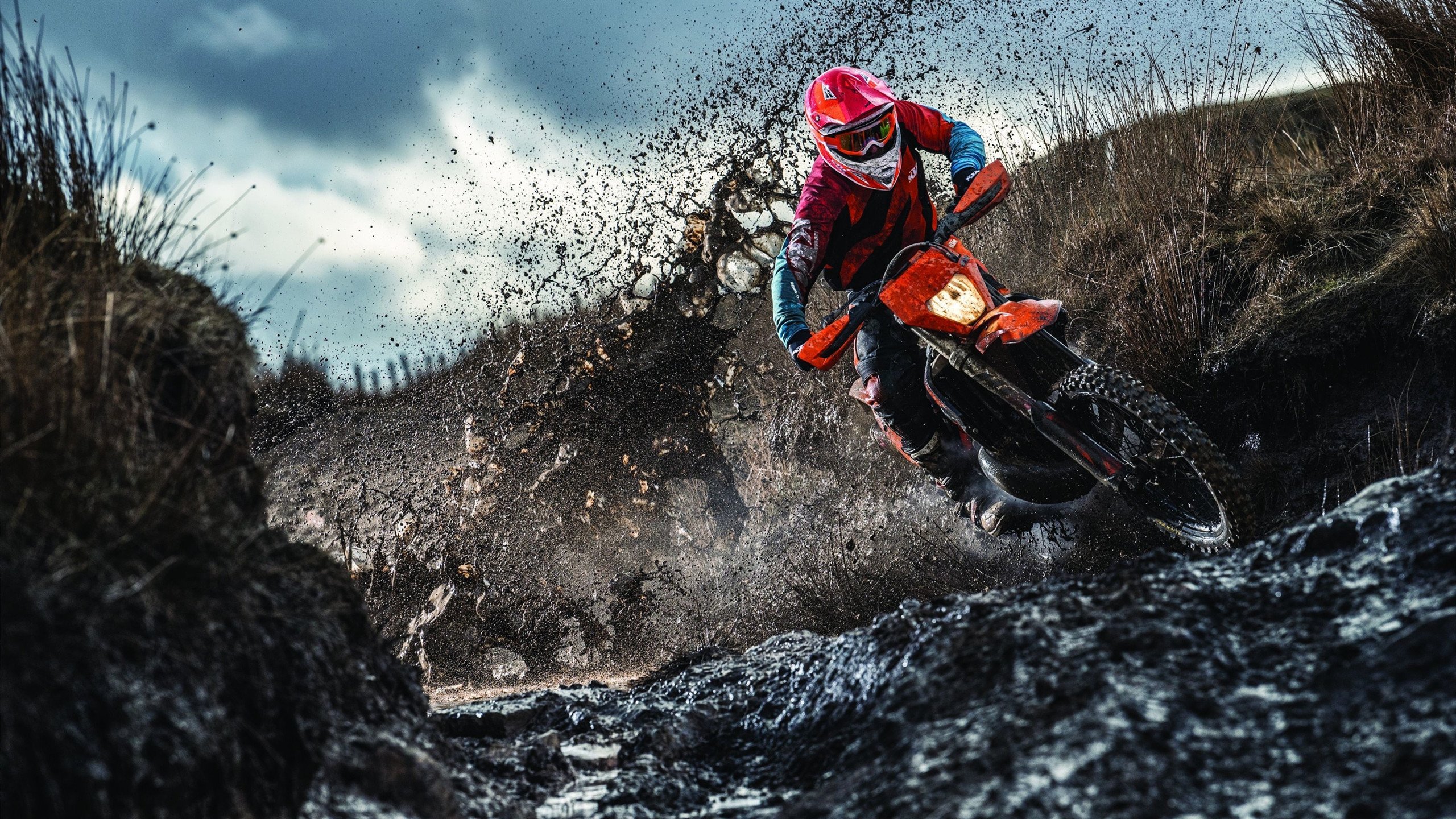 卡拉斯科之夜，当F1引擎轰鸣遇上足球的致命一击